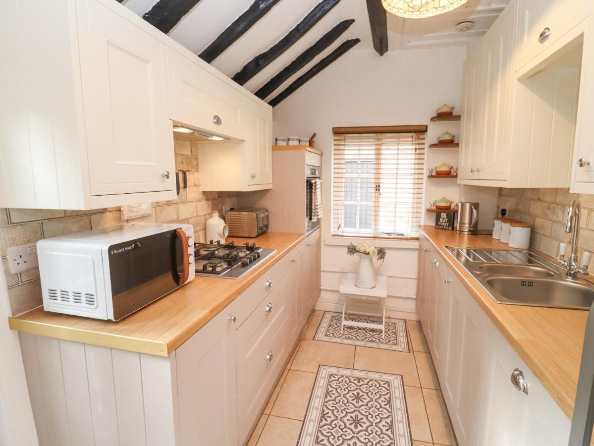Hobbes Cottage Malmesbury Buitenkant foto